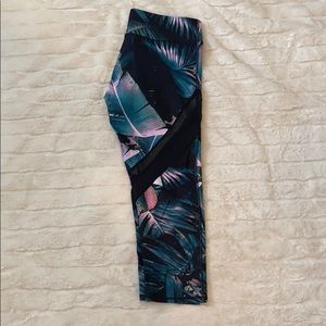 Tropical print leggings 🏖 ☀️